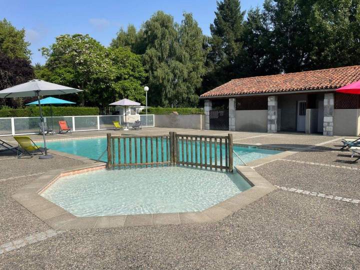 Piscine extérieure Saint-Bertrand-de-Comminges